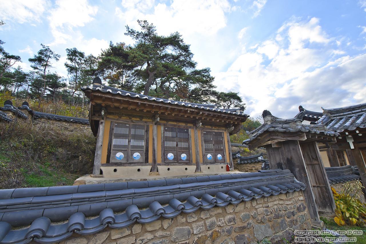 Gwiae Traditional House Yeongcheon Exterior foto